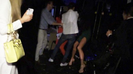 Azərbaycanlı müğənninin üstündə DAVA DÜŞDÜ - QIZ KƏLLƏ-BEYİN TRAVMASI ALDI