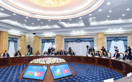 Bu gün açıq dənizlərə çıxışı olmayan Azərbaycan artıq mühüm nəqliyyat şəbəkəsi yaradıb