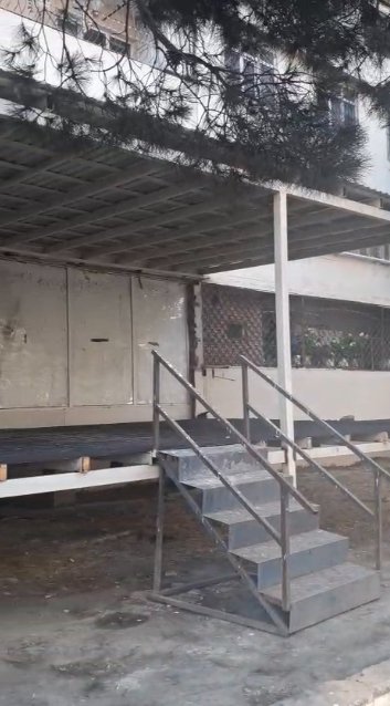 Binəqədi Rayon İcra Hakimiyyəti YAŞAYIŞ binanın bir hissəsini obyektə satb İDDİA/VİDEO