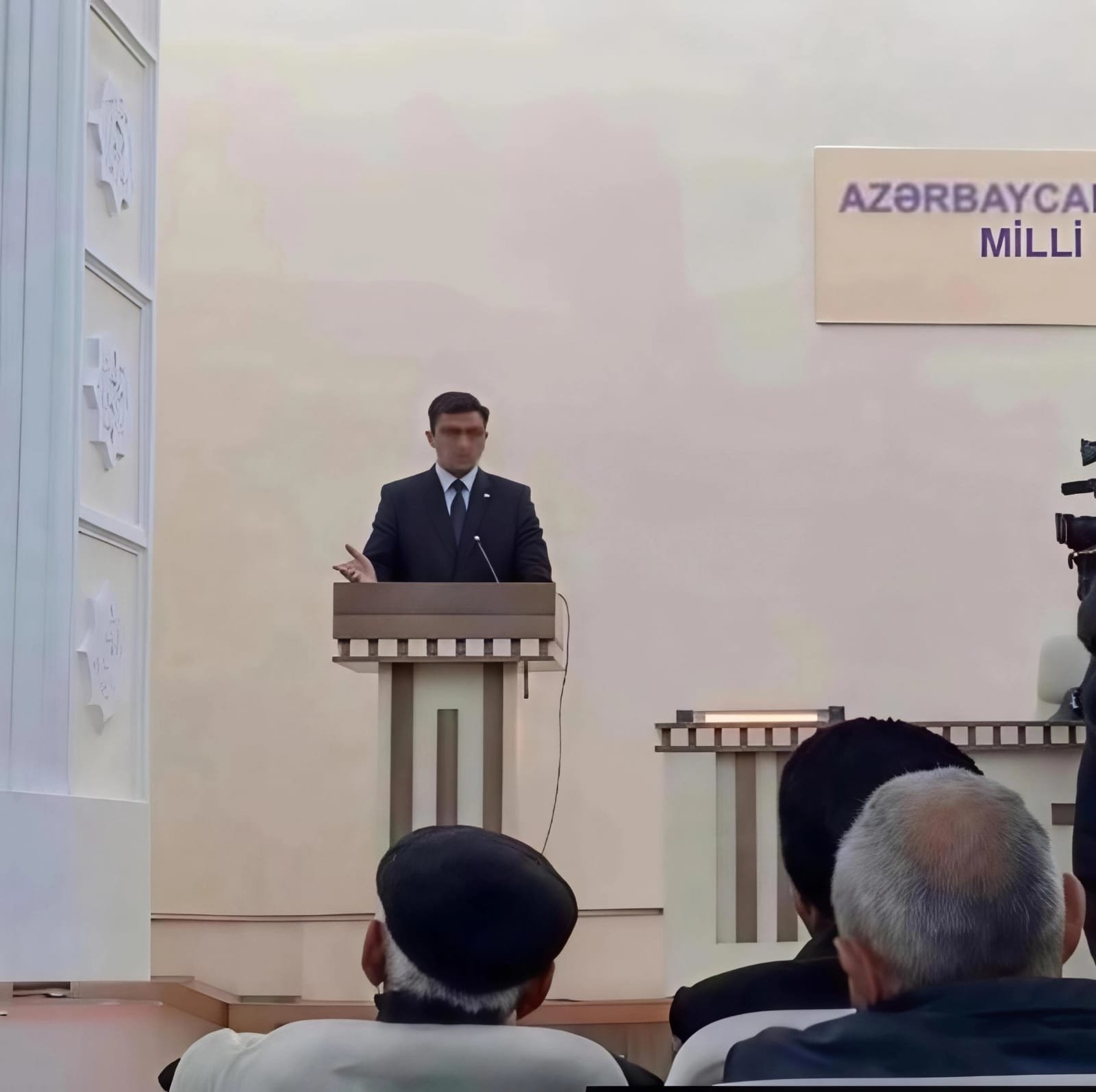 Müstəqil və Suveren AZƏRBAYCAN mənim idealım, xilaskarımız Ulu Öndər Heydər Əliyevin misilsiz şah əsəridir